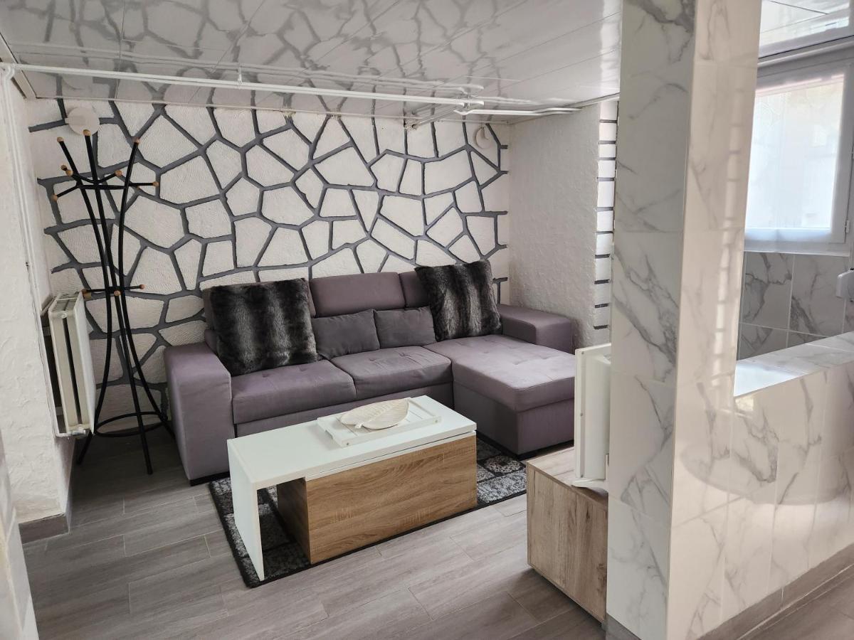 Studio, Pas De Collocation Possible 沃梅里维尔 外观 照片