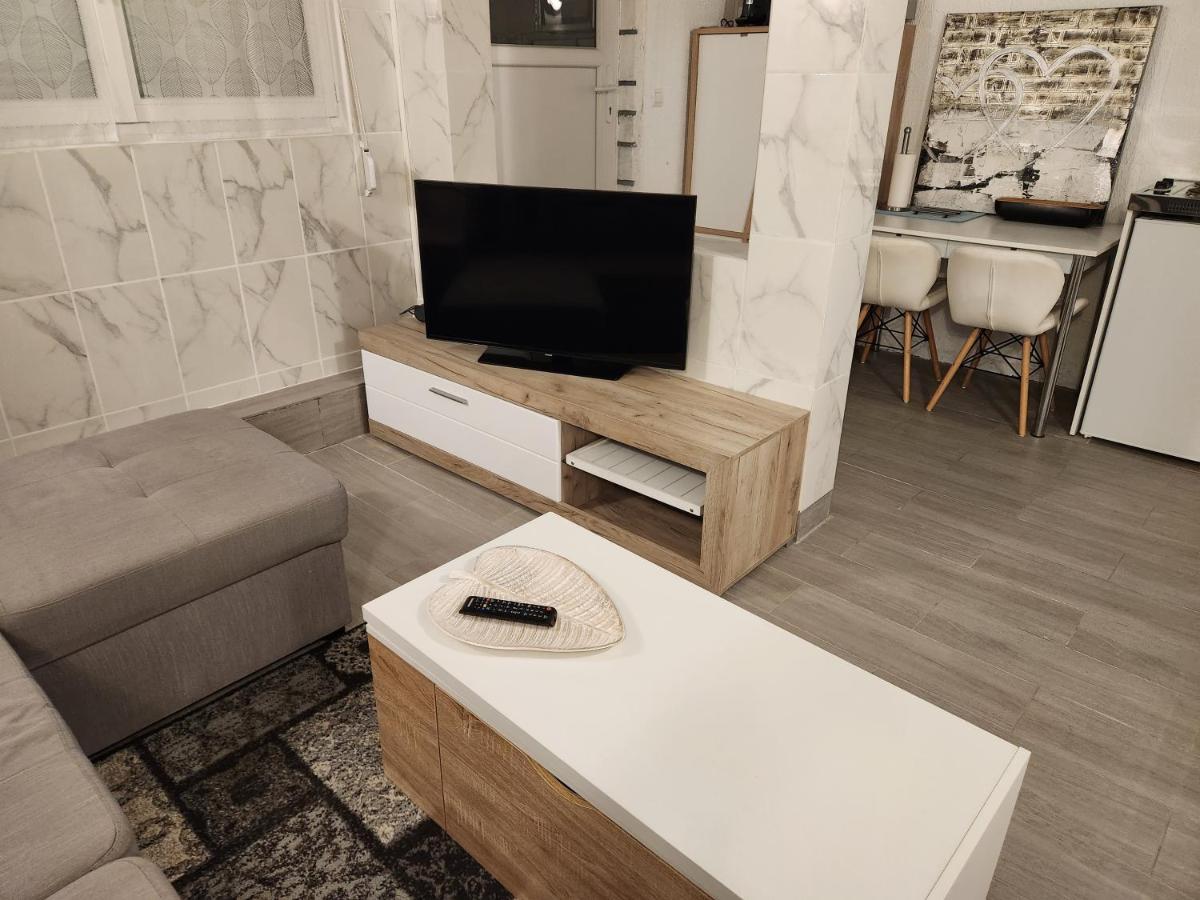 Studio, Pas De Collocation Possible 沃梅里维尔 外观 照片