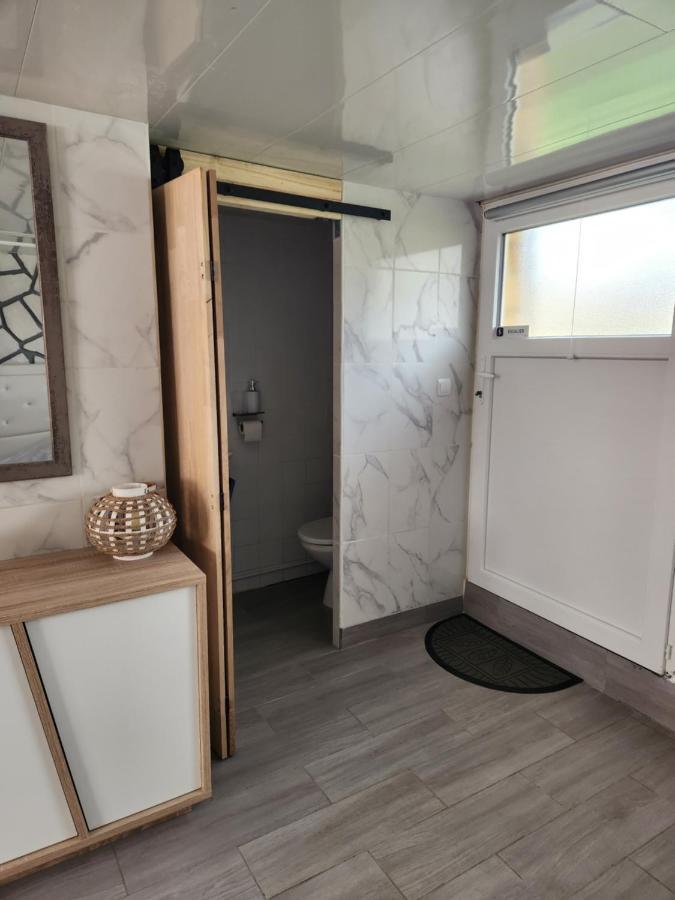 Studio, Pas De Collocation Possible 沃梅里维尔 外观 照片
