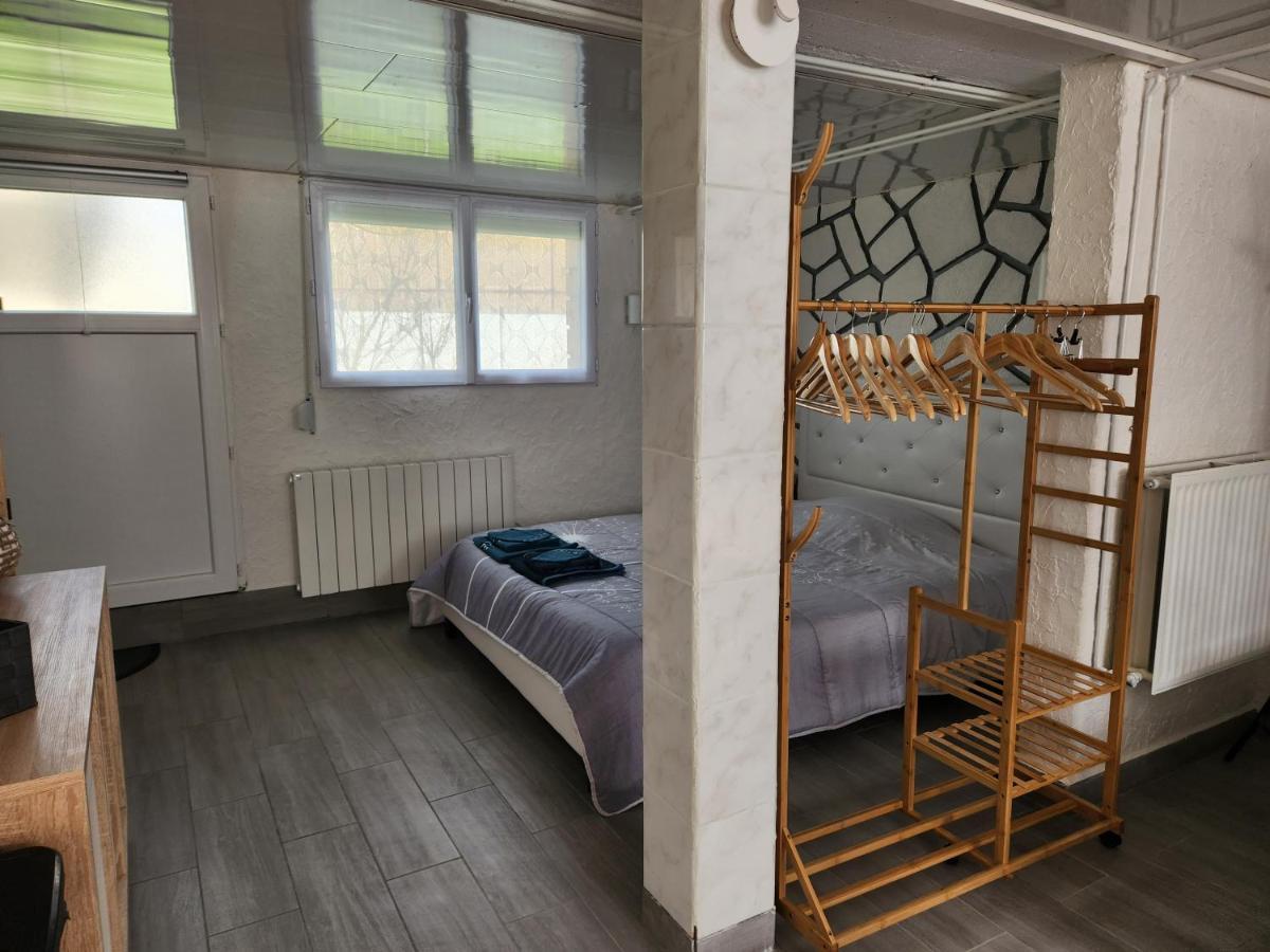 Studio, Pas De Collocation Possible 沃梅里维尔 外观 照片