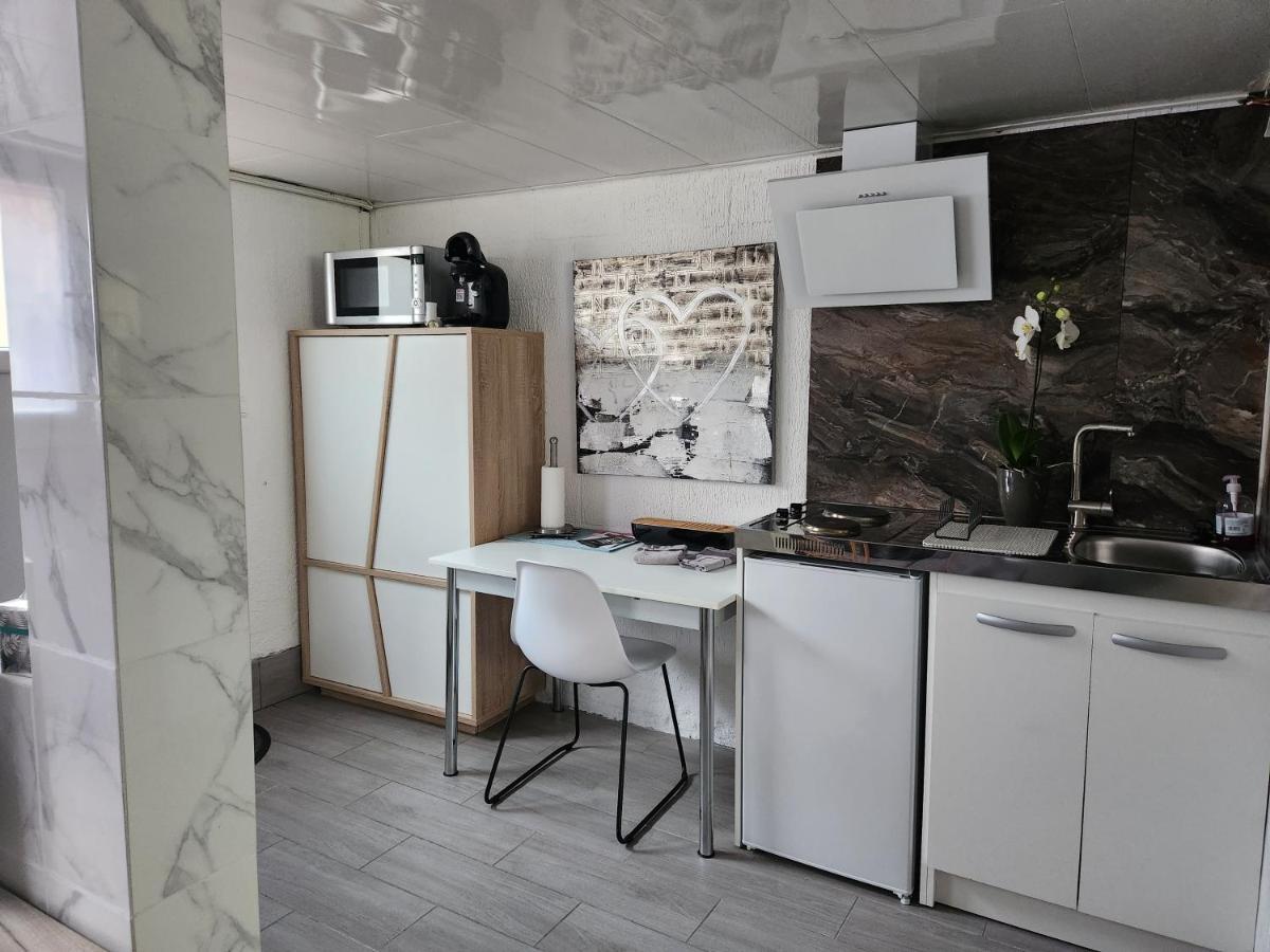 Studio, Pas De Collocation Possible 沃梅里维尔 外观 照片